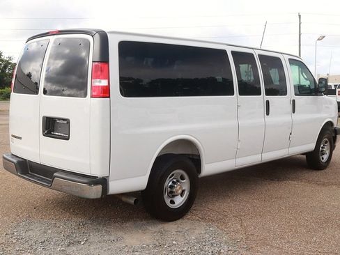 Used 2025 Chevrolet Express 3500 LT w/ LT Preferred Equipment Group RWD image 7