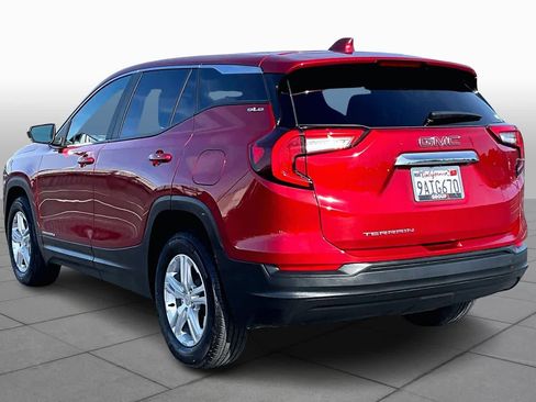 Used 2022 GMC Terrain SLE image 11