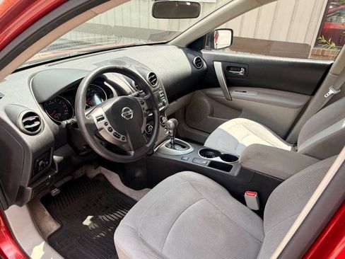 Used 2015 Nissan Rogue S w/ Convenience Package AWD/4WD image 9