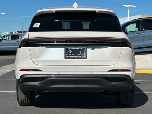 New 2026 Lincoln Nautilus Premier w/ Jet Appearance Package image 4