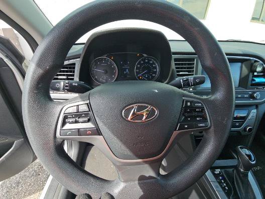 Used 2018 Hyundai Elantra SEL FWD image 3