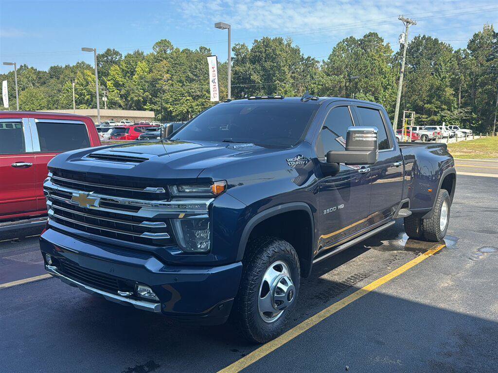 Used 2022 Chevrolet Silverado 3500 High Country w/ Safety Package II AWD/4WD image 2