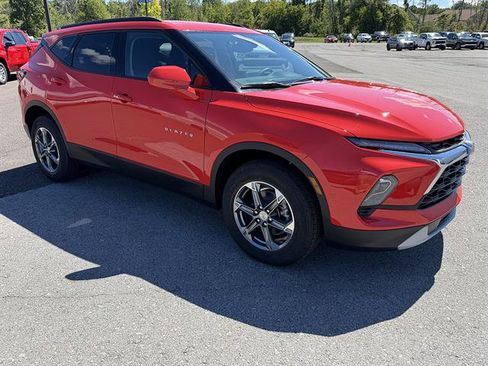 New 2026 Chevrolet Blazer LT w/ Convenience Package AWD/4WD image 8