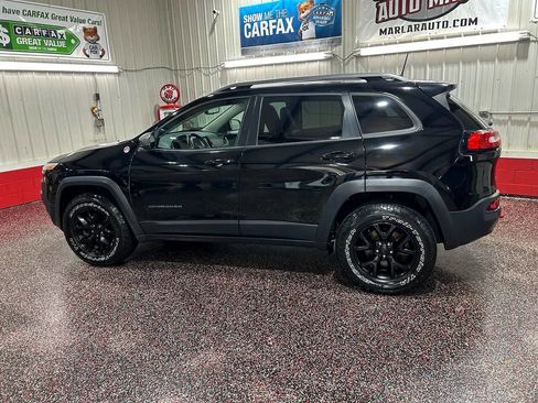Used 2018 Jeep Cherokee Trailhawk w/ Cold Weather Group image 4