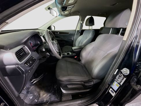 Used 2019 Kia Sorento FWD image 21