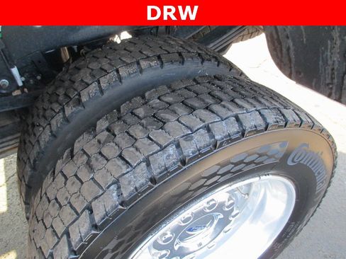 Used 2025 Ford F450 Platinum w/ FX4 Off-Road Package image 13