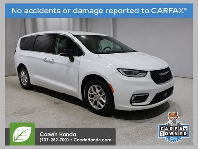 Used 2024 Chrysler Pacifica Touring-L