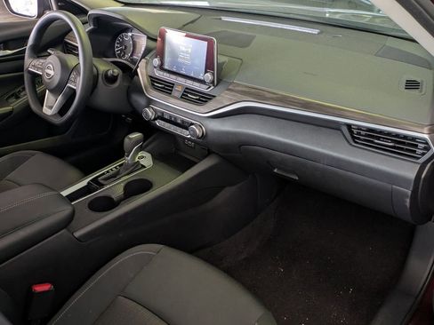 Used 2025 Nissan Altima 2.5 SV image 29