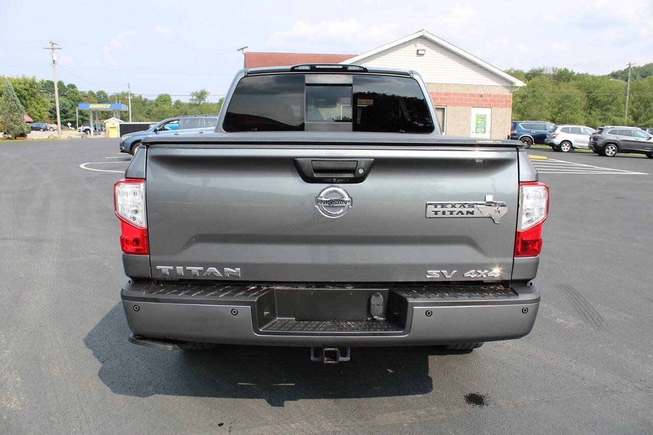 Used 2018 Nissan Titan SV w/ SV Convenience Package AWD/4WD image 5