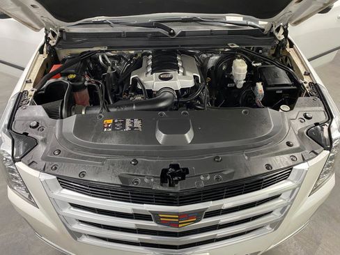 Used 2016 Cadillac Escalade Premium image 47