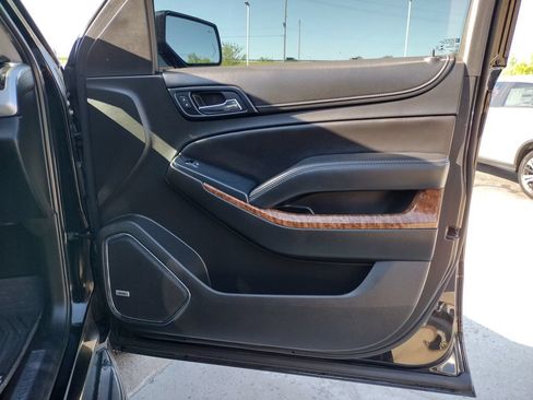 Used 2018 Chevrolet Tahoe Premier AWD/4WD image 34