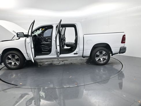 Used 2024 RAM 1500 Laramie image 59