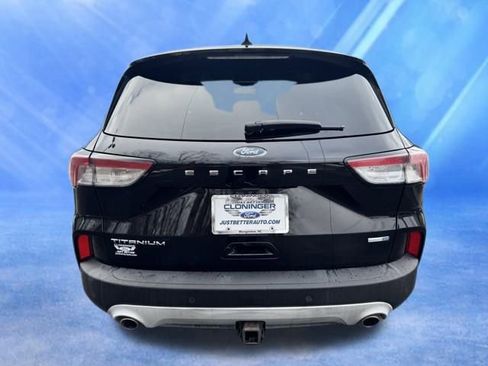 Used 2020 Ford Escape Titanium image 9