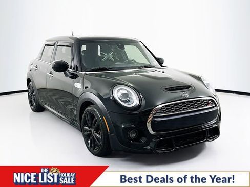 Used 2020 MINI Cooper S image 1