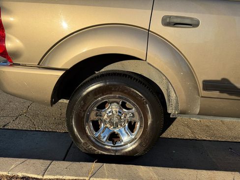 Used 2005 Dodge Durango SLT w/ Interior Convenience Group image 25