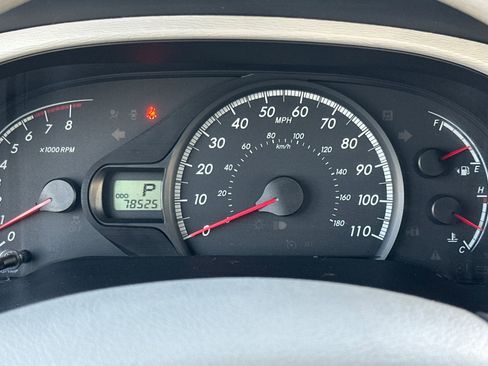 Used 2014 Toyota Sienna L image 32