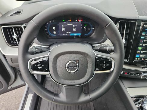 Used 2025 Volvo XC60 T8 Plus w/ Protection Package Premier image 19