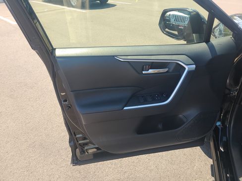 Certified 2025 Toyota RAV4 XLE AWD/4WD image 14
