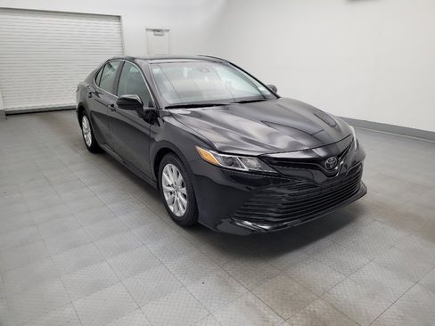 Used 2020 Toyota Camry LE image 13