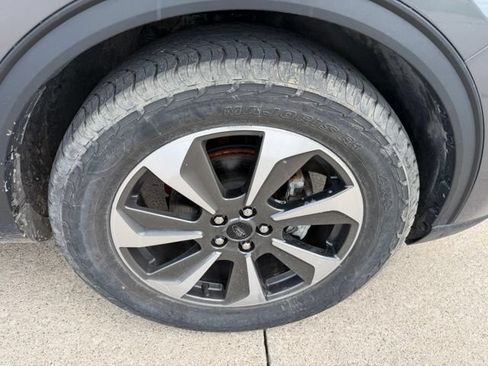 Used 2024 Ford Escape Platinum AWD/4WD image 11