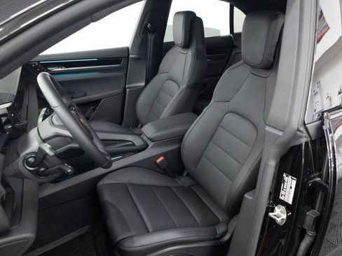 New 2025 Porsche Macan 4S Electric image 5