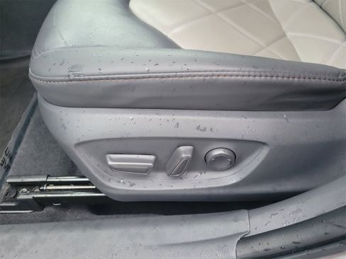 Certified 2018 Toyota Camry XLE image 16