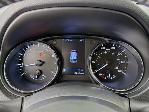 Used 2018 Nissan Rogue SL image 16