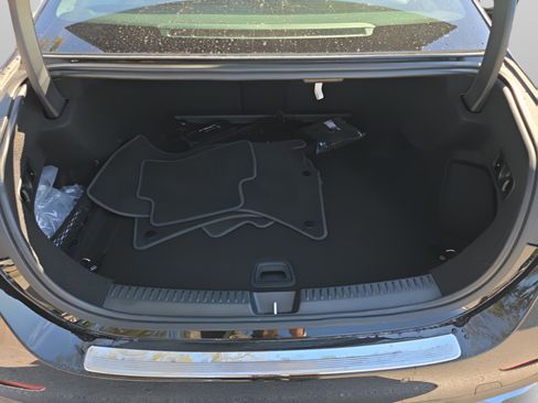 Used 2026 Mercedes-Benz E 350 Sedan image 8