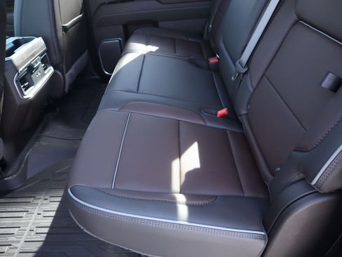 New 2026 GMC Sierra 2500 Denali w/ Denali Reserve Package AWD/4WD image 17