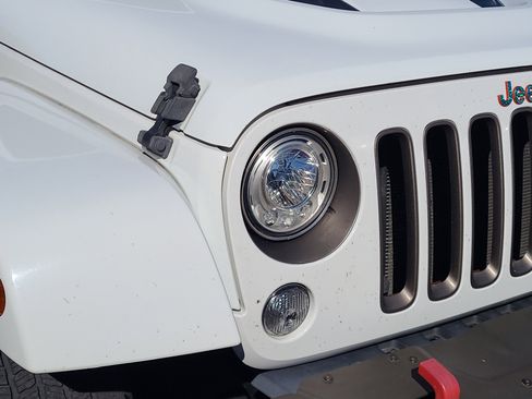 Used 2017 Jeep Wrangler 75th Anniversary image 10