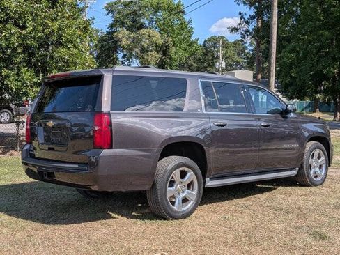 Used 2017 Chevrolet Suburban LT AWD/4WD image 3