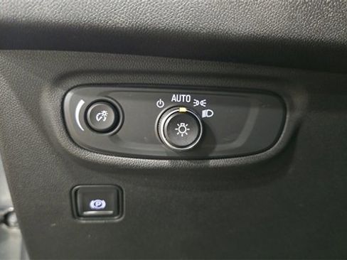 Used 2020 GMC Terrain SLE w/ Driver Convenience Package image 26