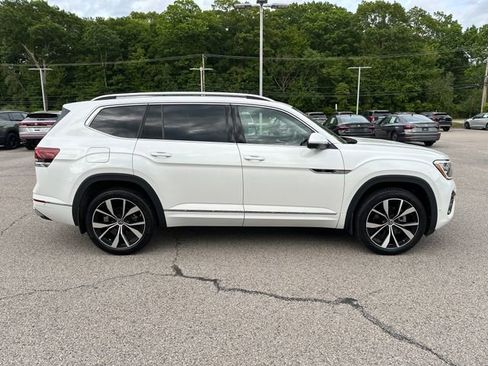 Certified 2024 Volkswagen Atlas SEL Premium R-Line AWD/4WD image 10