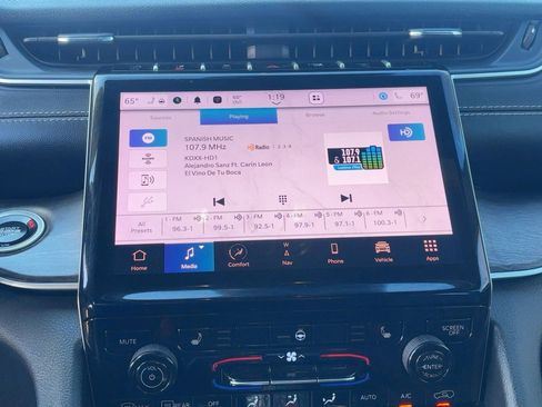 Used 2025 Jeep Grand Cherokee Limited w/ Black Appearance Package image 23