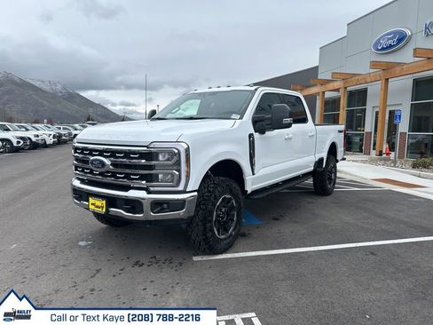 New 2026 Ford F250 XLT w/ XLT Premium Package AWD/4WD image 32