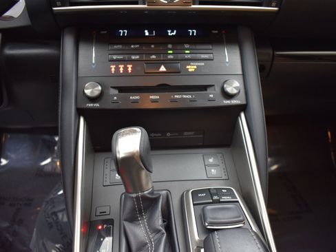 Used 2018 Lexus IS 300 AWD w/ Comfort Package image 8