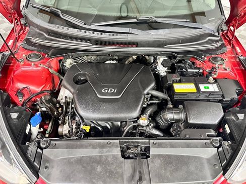 Used 2013 Hyundai Veloster w/ Style Pkg image 35