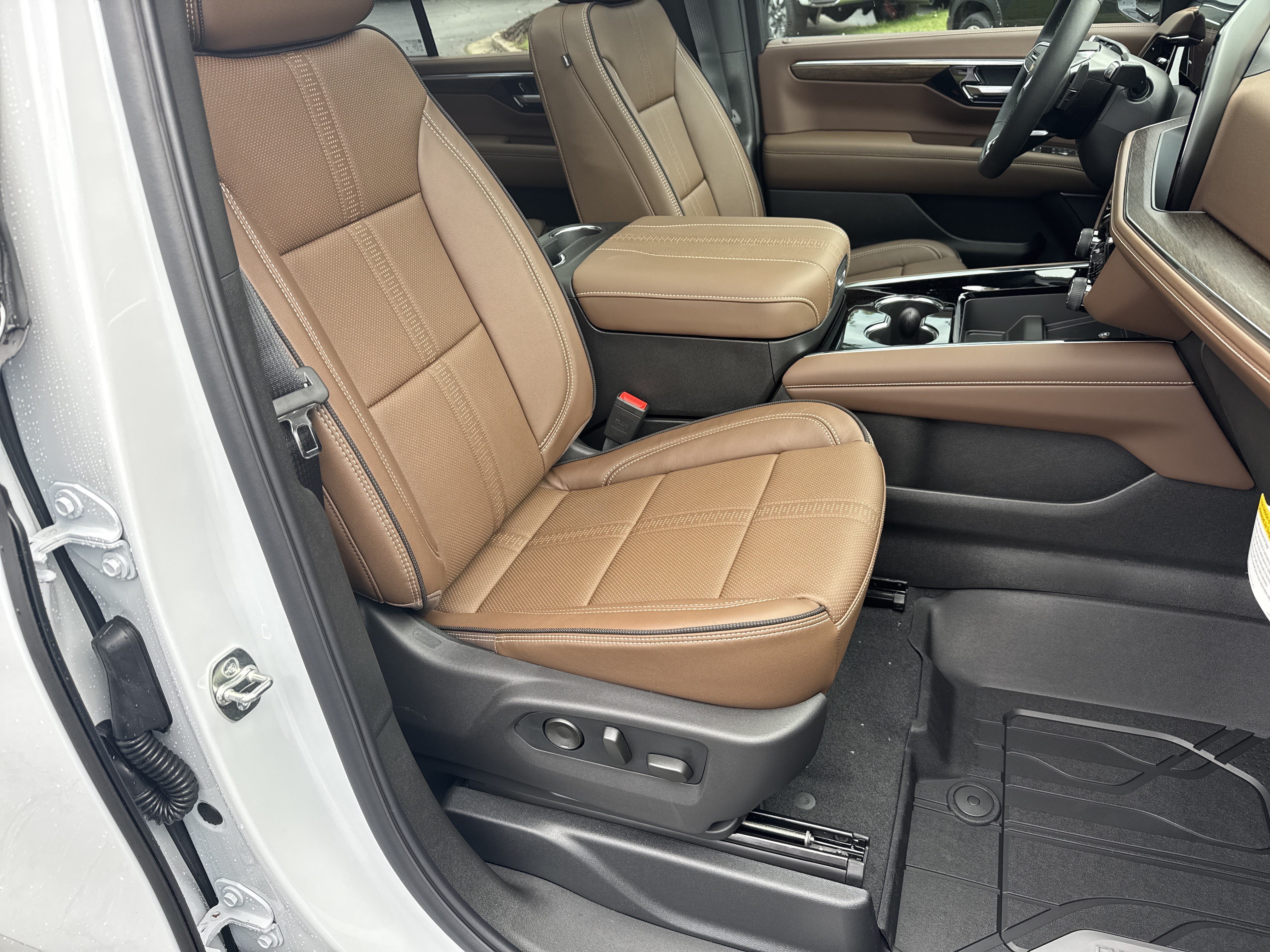 New 2026 Chevrolet Tahoe High Country RWD image 13