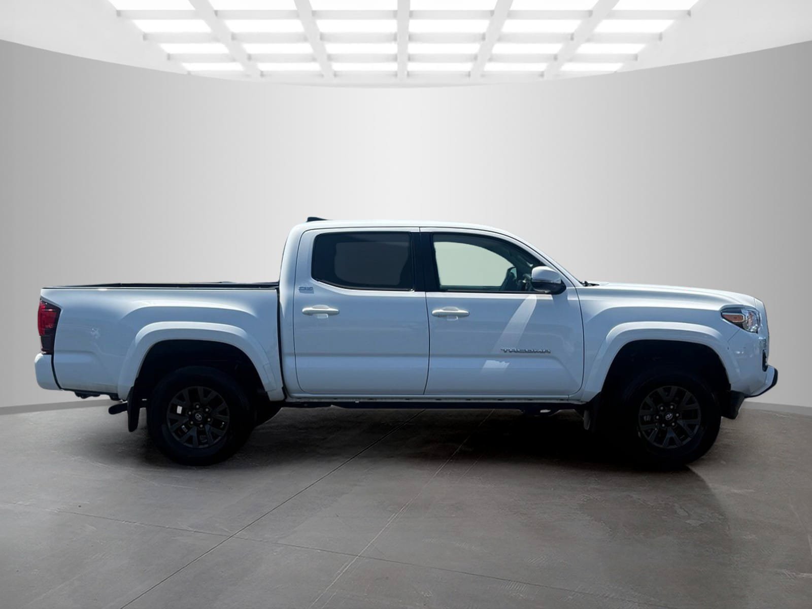 Used 2023 Toyota Tacoma SR5 w/ Technology Package AWD/4WD image 2