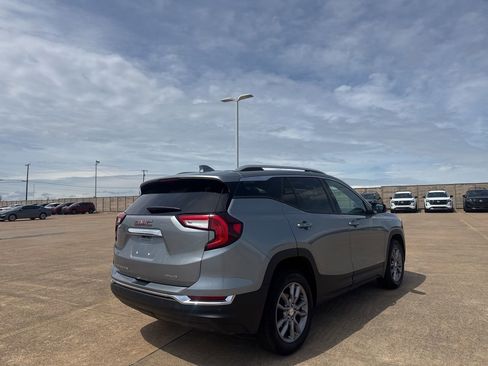 Used 2024 GMC Terrain SLT w/ Infotainment Package II AWD/4WD image 19
