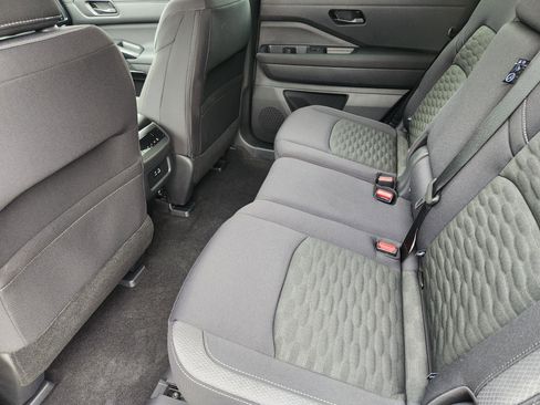 Used 2025 Nissan Pathfinder SV w/ Black Appearance Package image 29