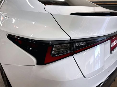 Used 2023 Lexus IS 350 F Sport RWD image 31