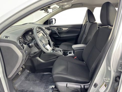 Used 2020 Nissan Rogue Sport S image 15