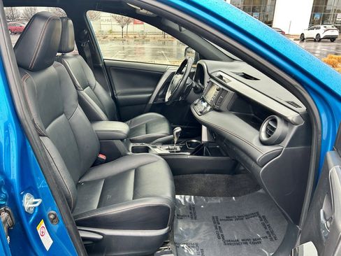 Used 2016 Toyota RAV4 SE image 29