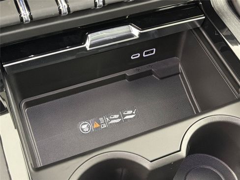 New 2026 GMC Yukon AT4 Ultimate w/ LPO, Floor Liner Package AWD/4WD image 33