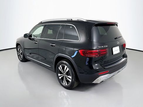Used 2025 Mercedes-Benz GLB 250 4MATIC image 3