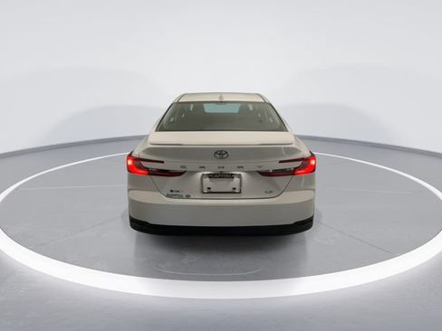 Used 2025 Toyota Camry LE w/ Convenience Package FWD image 5
