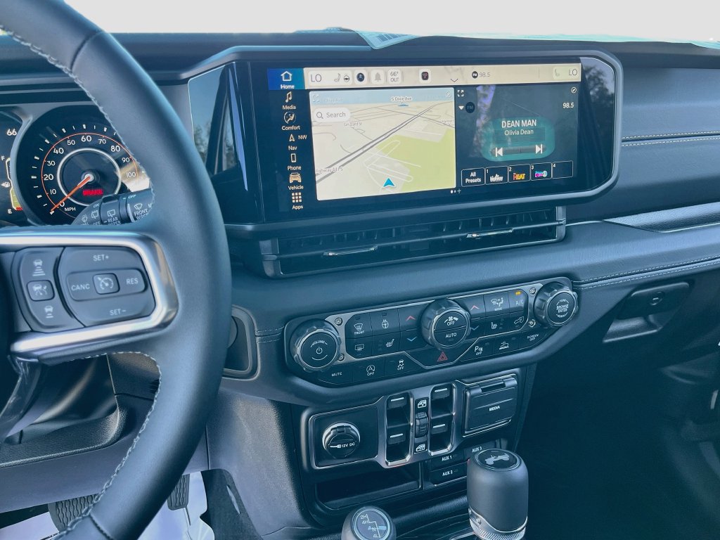 New 2027 Jeep Wrangler Unlimited Sahara AWD/4WD image 15