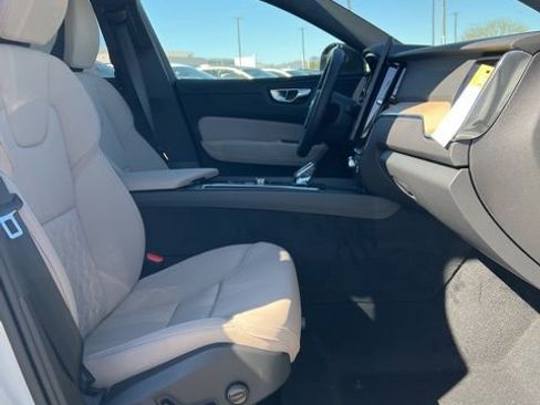 New 2026 Volvo XC60 T8 Plus w/ Climate Package PRO AWD/4WD image 31