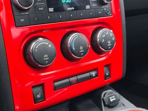 Used 2009 Dodge Challenger SRT8 image 26